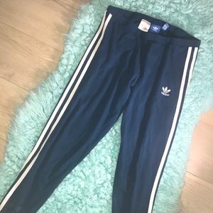 Blue adidas 3 stripe leggings🦋